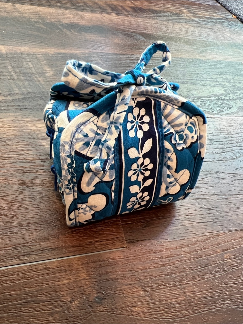 Like new Vera Bradley Quilted Floral Print Blue Travel Cosmetic Bag